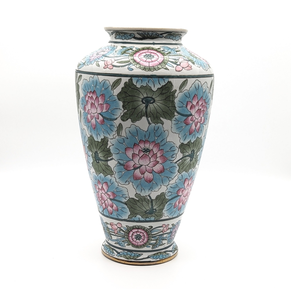 Smithsonian Vase from Chinese Art Exhibit Lotus Flower